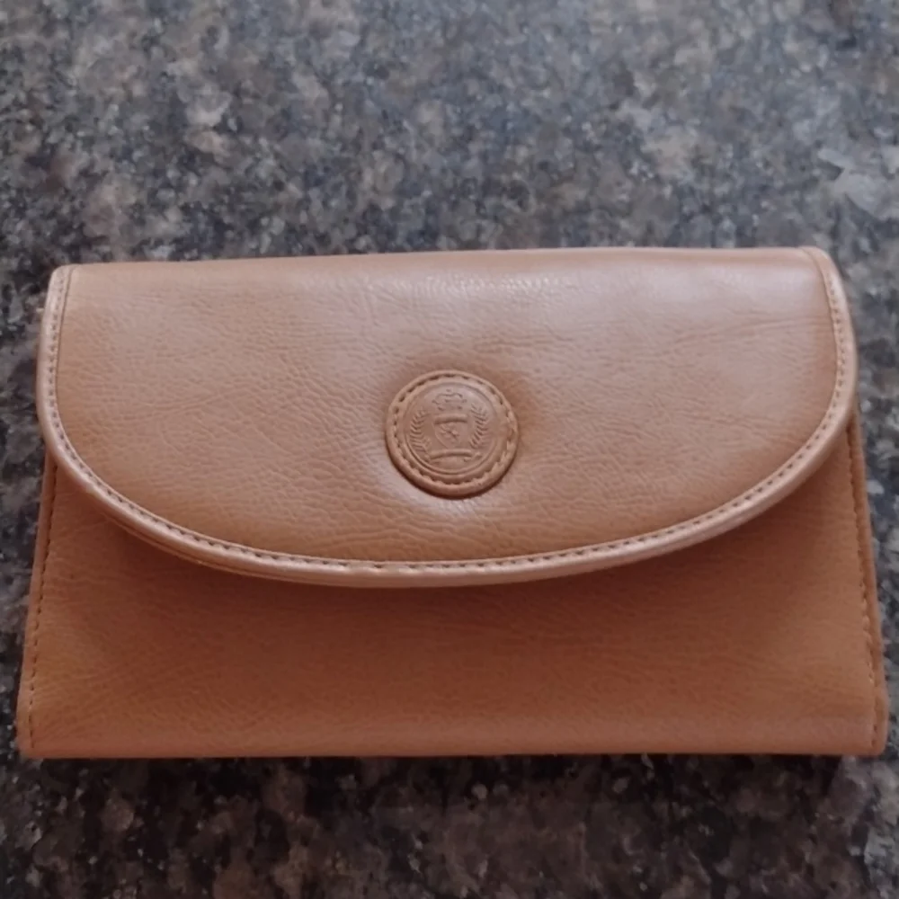 Purse - Picture 1 of 2